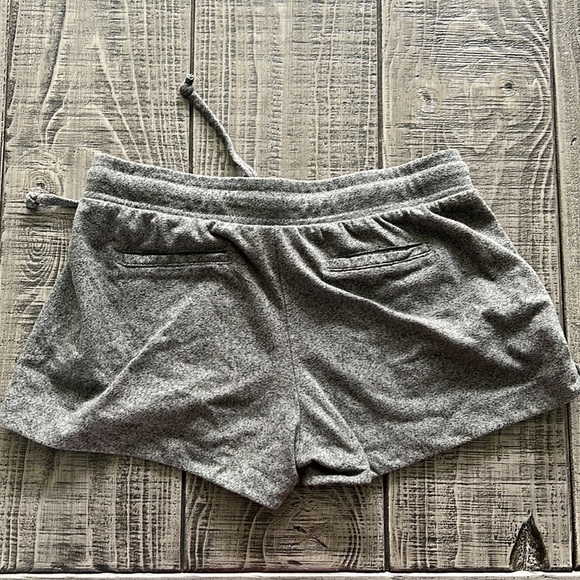 Soft grey shorts - Picture 2 of 3